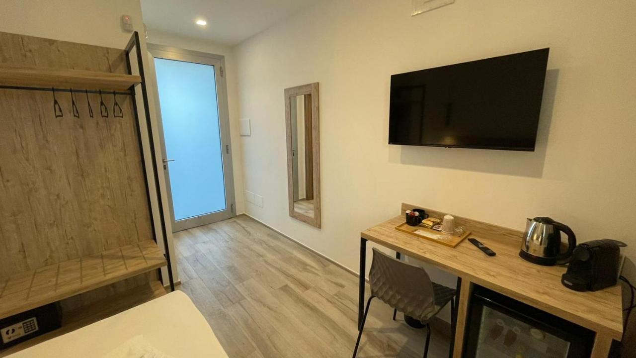 Bari Airport Rooms Esterno foto