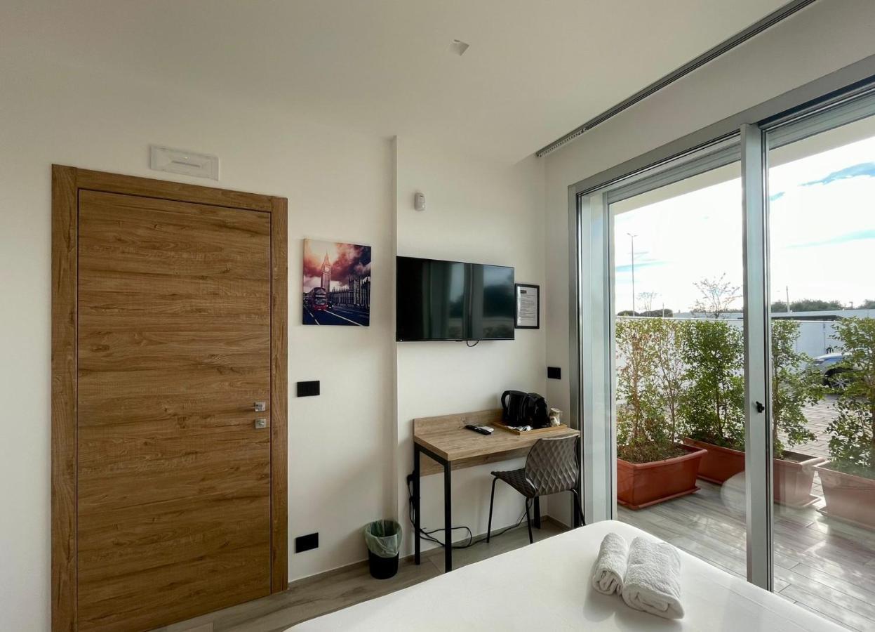 Bari Airport Rooms Esterno foto
